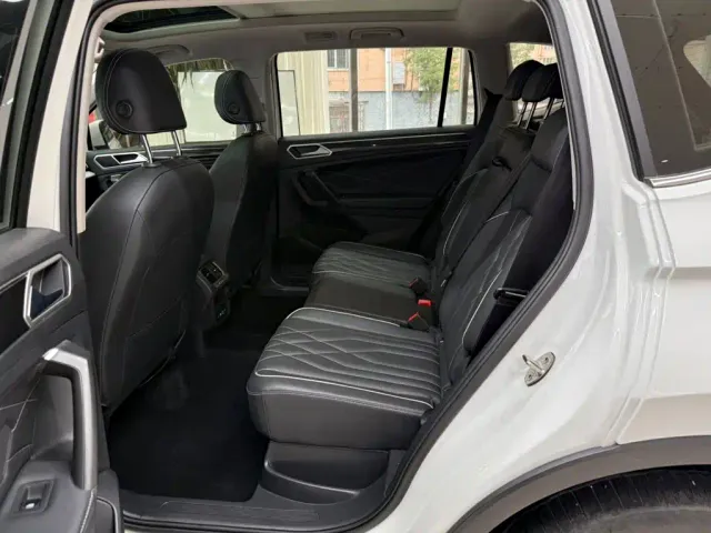 Volkswagen Tiguan L — Фото автомобиля 18