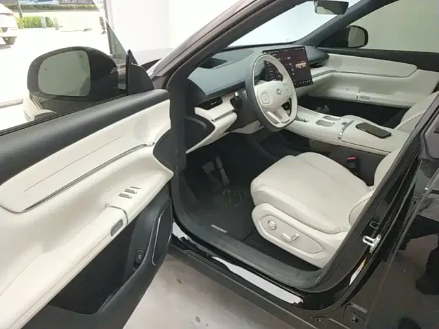 Changan Qiyuan Q07 — Фото автомобиля 15