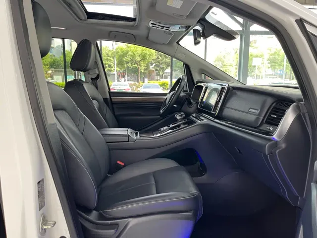 GAC Trumpchi M8 — Фото автомобиля 13