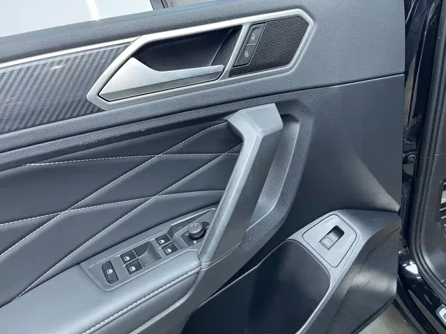Volkswagen Tiguan L — Фото автомобиля 11