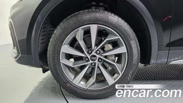 Audi Q5 40 TDI quattro Sportback — Фото автомобиля 2