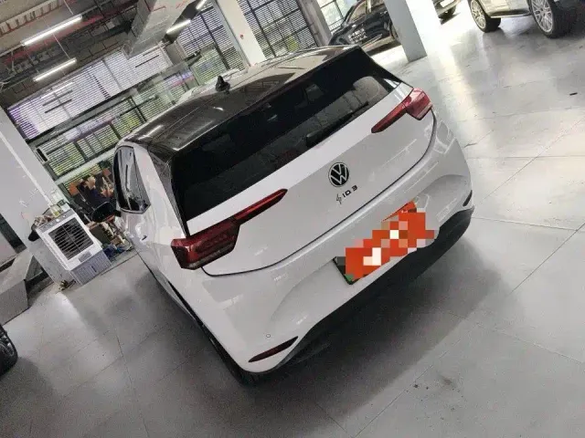 Volkswagen ID.3 — Фото автомобиля 3