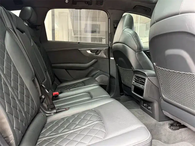 Audi Audi SQ7 2024 4.0 TFSI Dark Knight Edition — Фото автомобиля 7