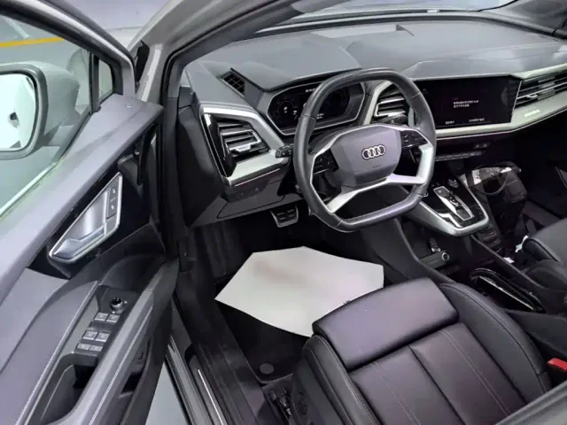 Audi Q4 e-tron — Фото автомобиля 15