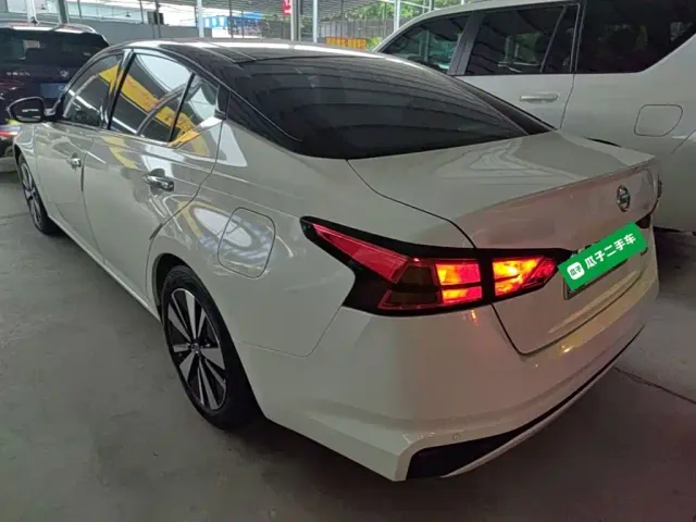 Nissan Teana — Фото автомобиля 4