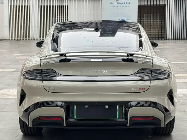 Xiaomi SU7 — Фото автомобиля 12