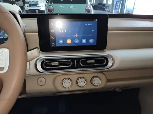 Wuling Hongguang Mini EV — Фото автомобиля 12
