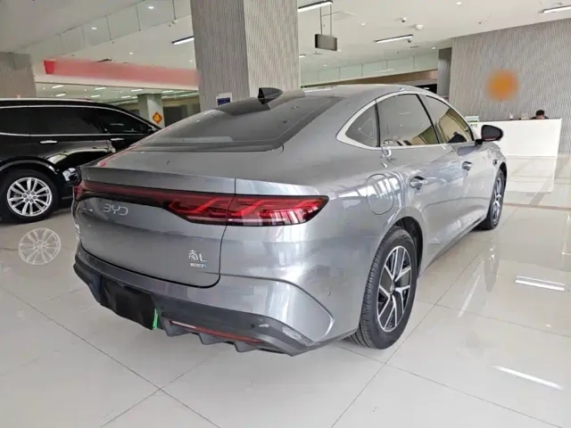 BYD Qin L — Фото автомобиля 6