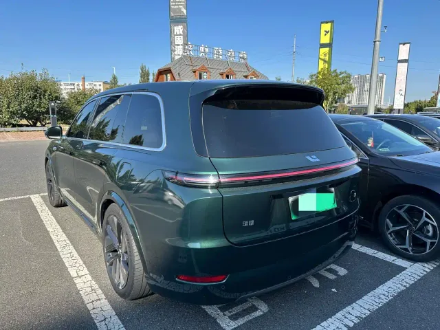 Li Auto L9 — Фото автомобиля 3