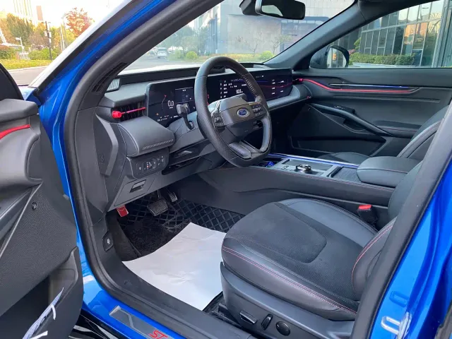 Ford EVOS — Фото автомобиля 4