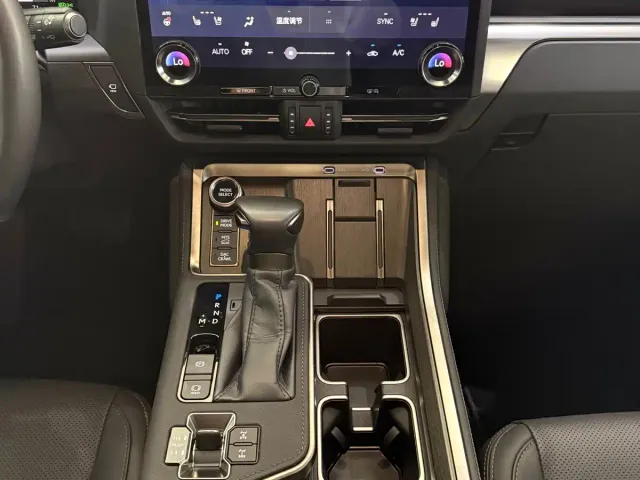 Lexus GX — Фото автомобиля 16