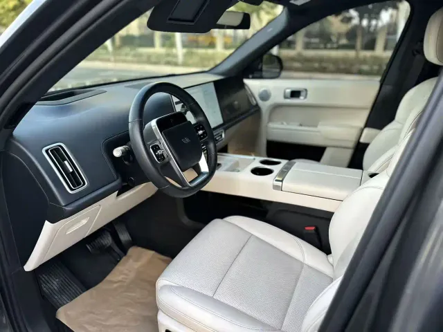 Li Auto L9 — Фото автомобиля 4