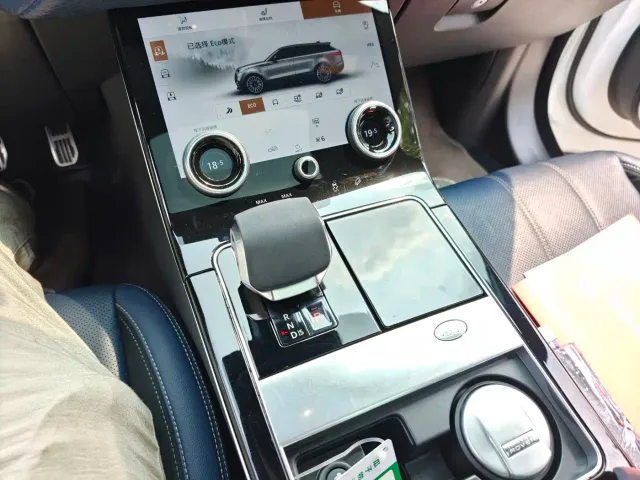 Land Rover Range Rover Velar — Фото автомобиля 14