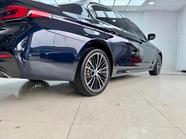 BMW 5 Series — Фото автомобиля 22