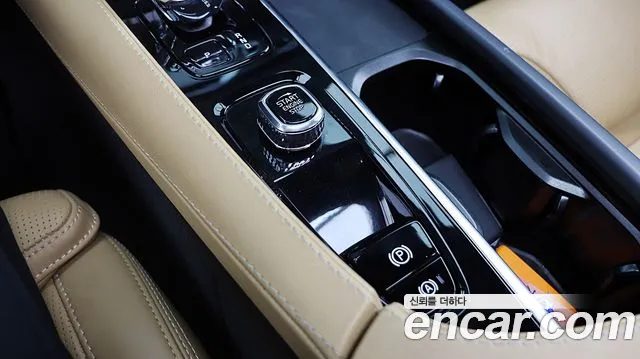 Volvo XC90 Generation 2 — Фото автомобиля 11