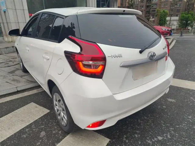 Toyota Vios FS — Фото автомобиля 4