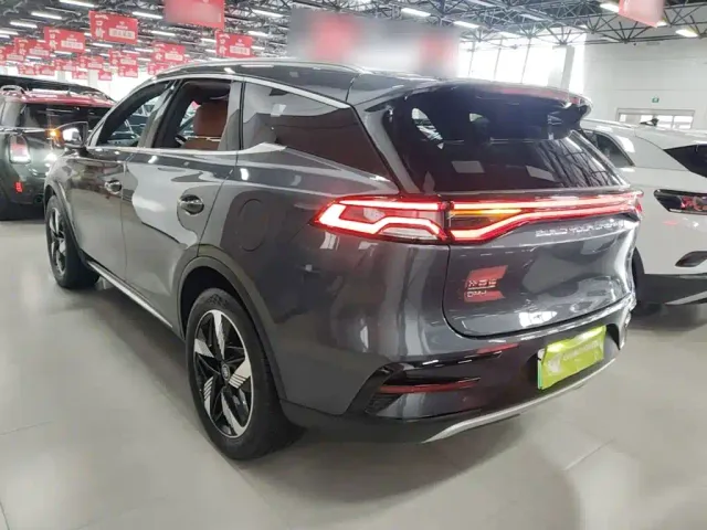 BYD Tang — Фото автомобиля 4