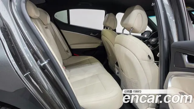 Genesis G70 — Фото автомобиля 12