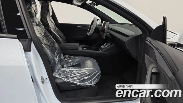 Tesla Model Y — Фото автомобиля 17