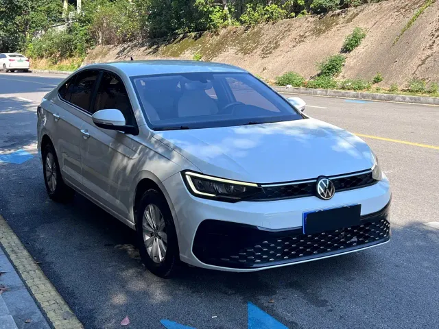 Volkswagen Lavida — Фото автомобиля 3
