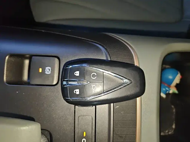 Changan Lamore — Фото автомобиля 12