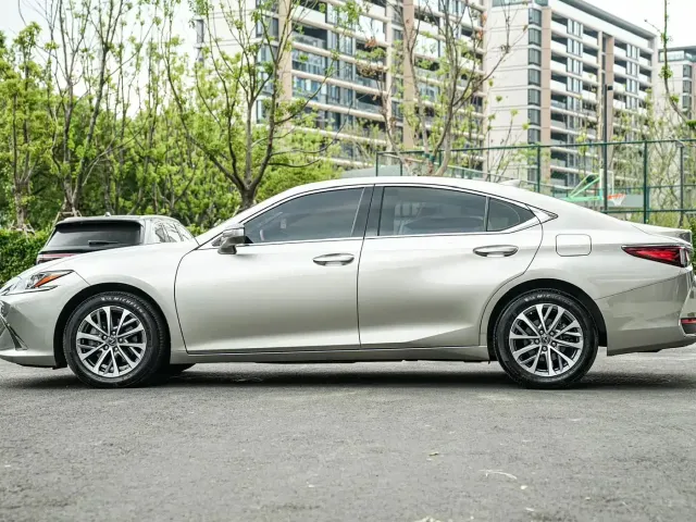 Lexus Lexus ES 2022 200 Excellence Edition — Фото автомобиля 7