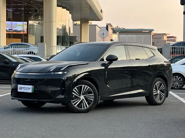 Фотография автомобиля — Lynk & Co 08 EM-P