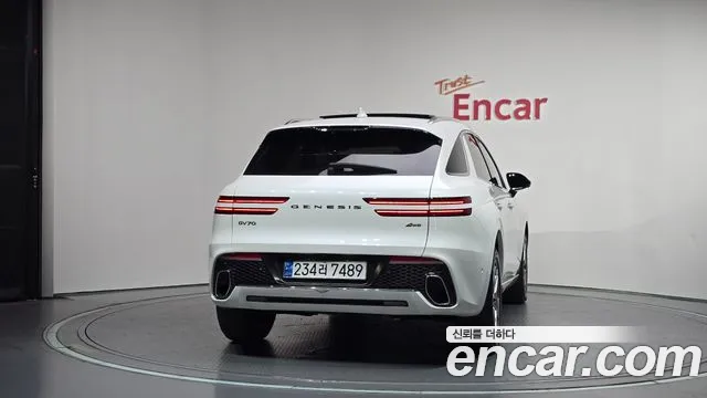 Genesis GV70 — Фото автомобиля 4