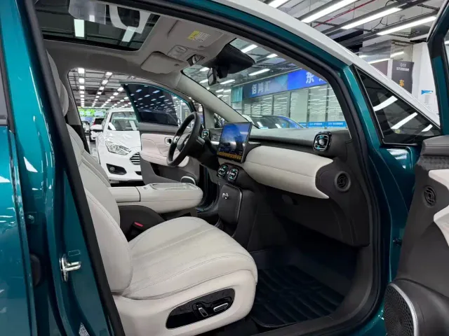 GAC Aion UT — Фото автомобиля 10
