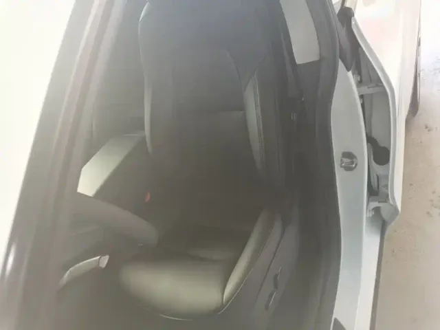 Tesla Model Y — Фото автомобиля 14