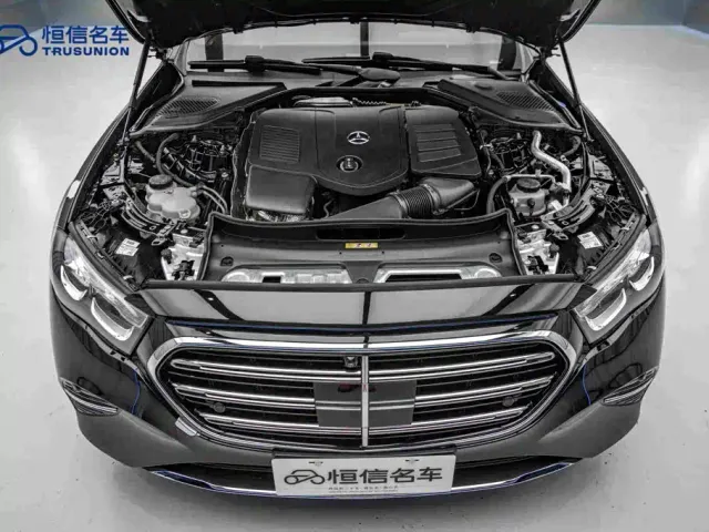 Mercedes-Benz E-Class — Фото автомобиля 21