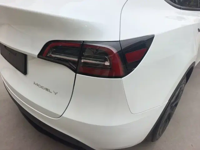 Tesla Model Y — Фото автомобиля 7