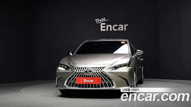Lexus ES 7th Gen — Фото автомобиля 3