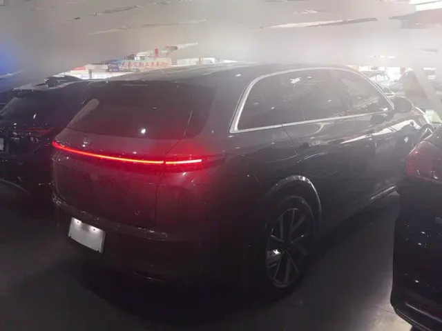 Li Auto L7 — Фото автомобиля 3