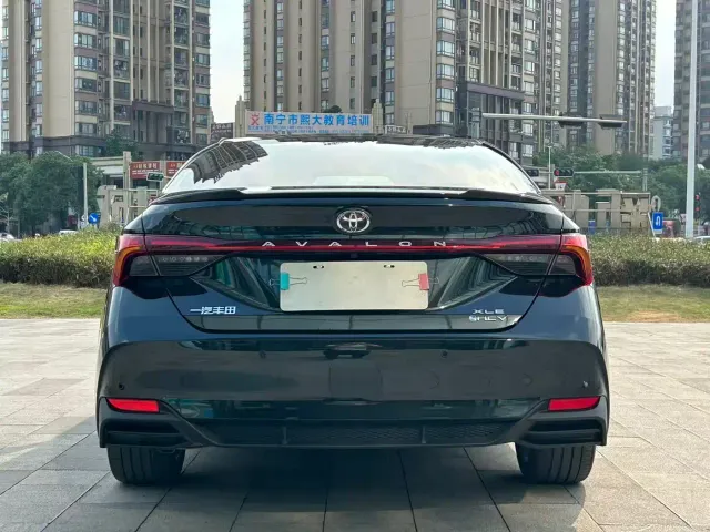 Toyota Avalon — Фото автомобиля 4