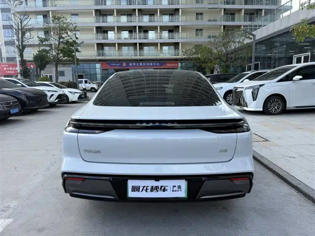Geely Galaxy E8 — Фото автомобиля 8
