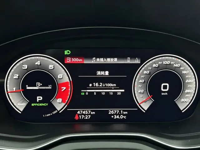 Audi SQ5 — Фото автомобиля 11