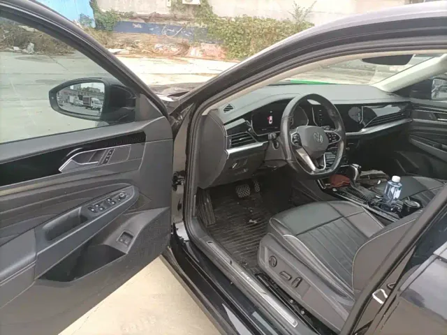 Volkswagen Passat — Фото автомобиля 15