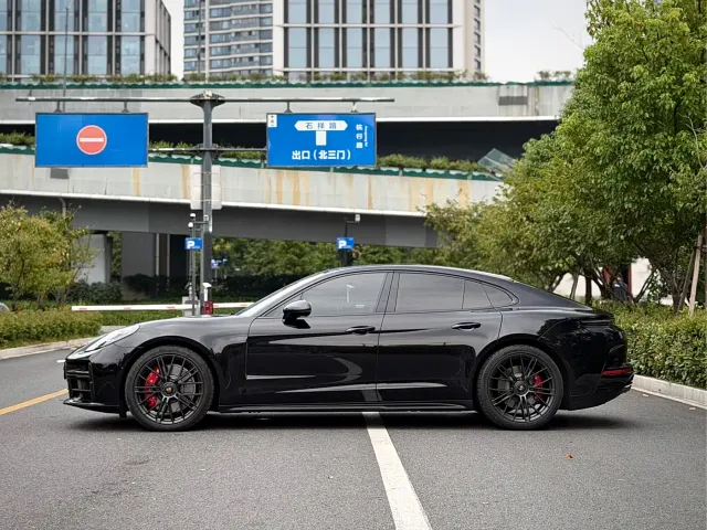 Porsche Panamera — Фото автомобиля 4