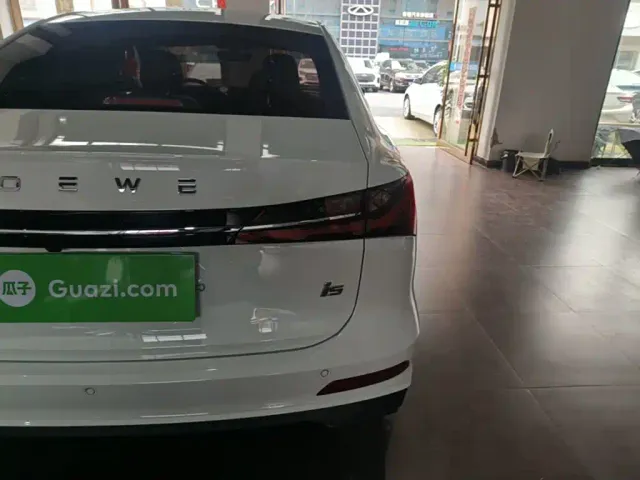 Roewe i5 — Фото автомобиля 7