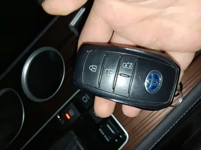 Toyota Sienna — Фото автомобиля 8