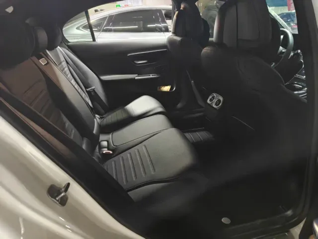 Mercedes-Benz C-Class — Фото автомобиля 9