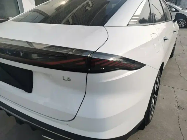 Geely Galaxy L6 — Фото автомобиля 7