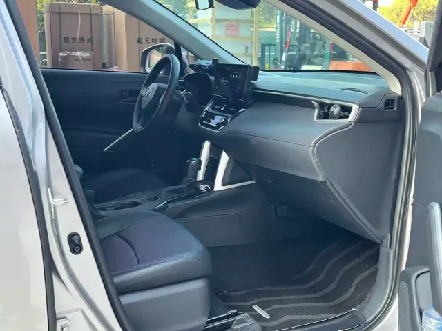 Toyota Corolla Cross — Фото автомобиля 8