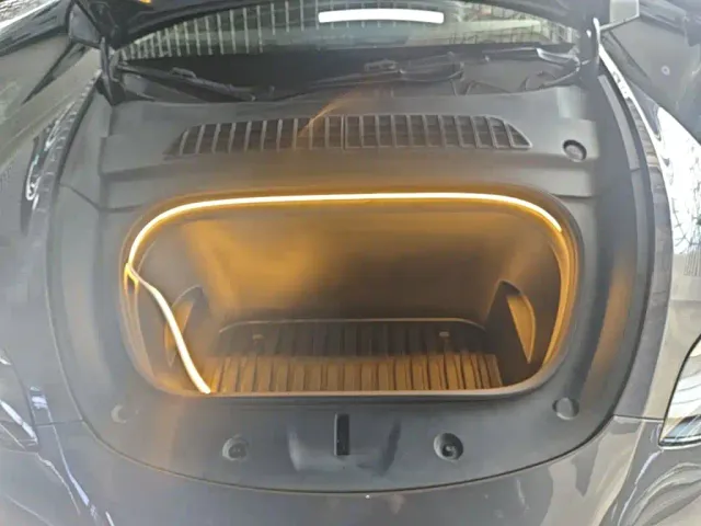 Tesla Model Y — Фото автомобиля 15