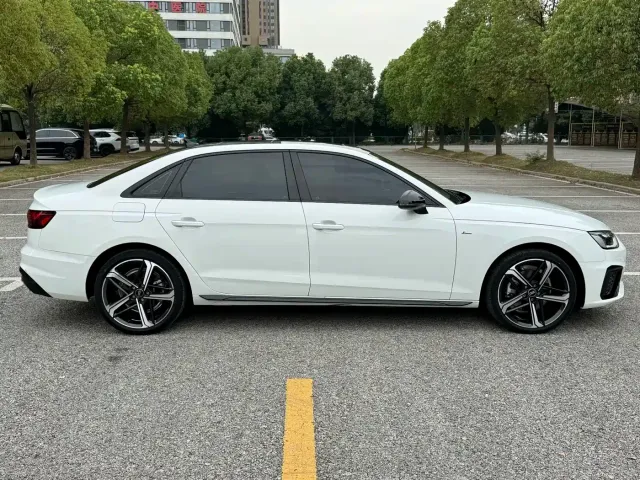 Audi Audi A4L 2023 40 TFSI Luxury Sport — Фото автомобиля 13