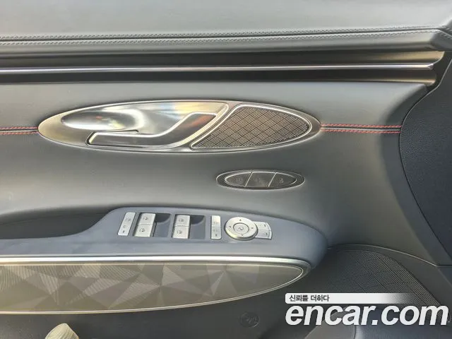 Genesis GV70 — Фото автомобиля 7