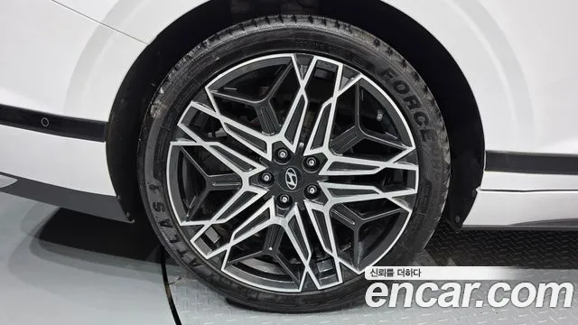 Hyundai Grandeur GN7 — Фото автомобиля 5