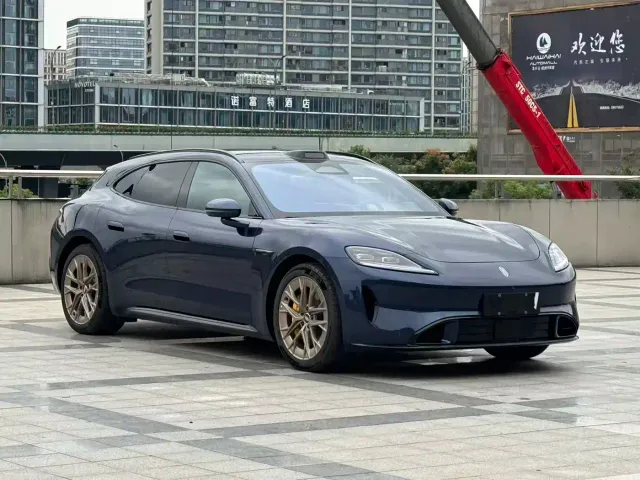 Shangjie Z7T — Фото автомобиля 4
