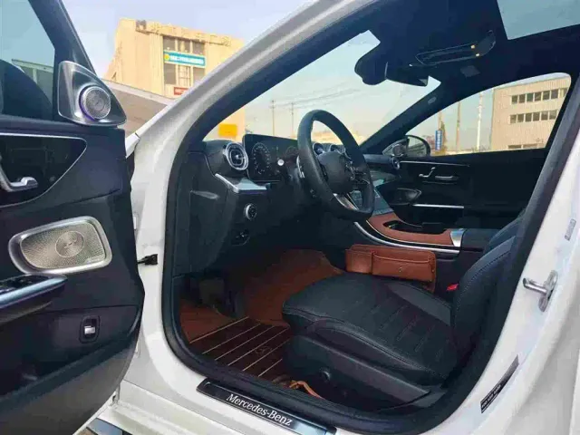 Mercedes-Benz C-Class — Фото автомобиля 4